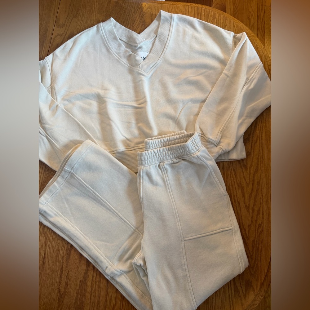 Aerie cream straight leg sweatpants lounge set size XS SHORT